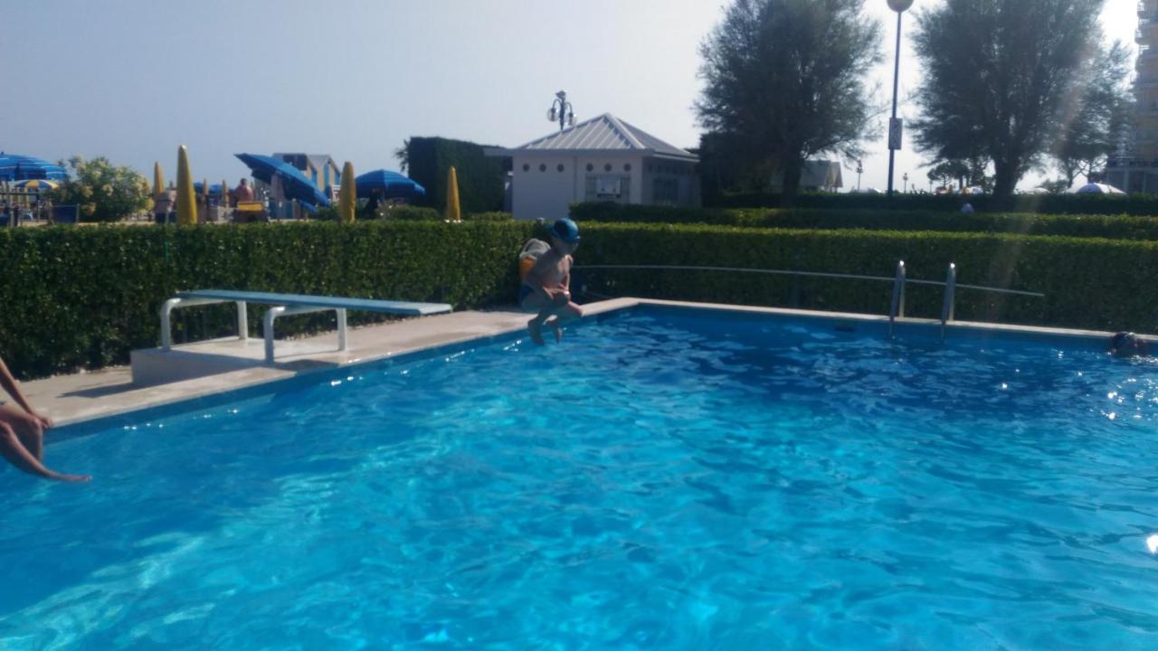 Appartamento Blue Moon Penthouse Lido di Jesolo Esterno foto