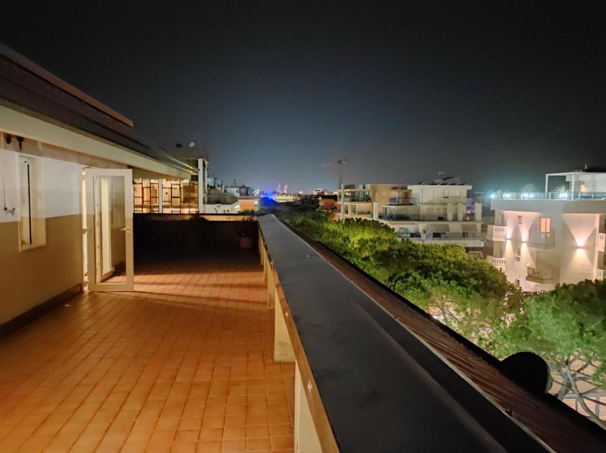 Appartamento Blue Moon Penthouse Lido di Jesolo Esterno foto