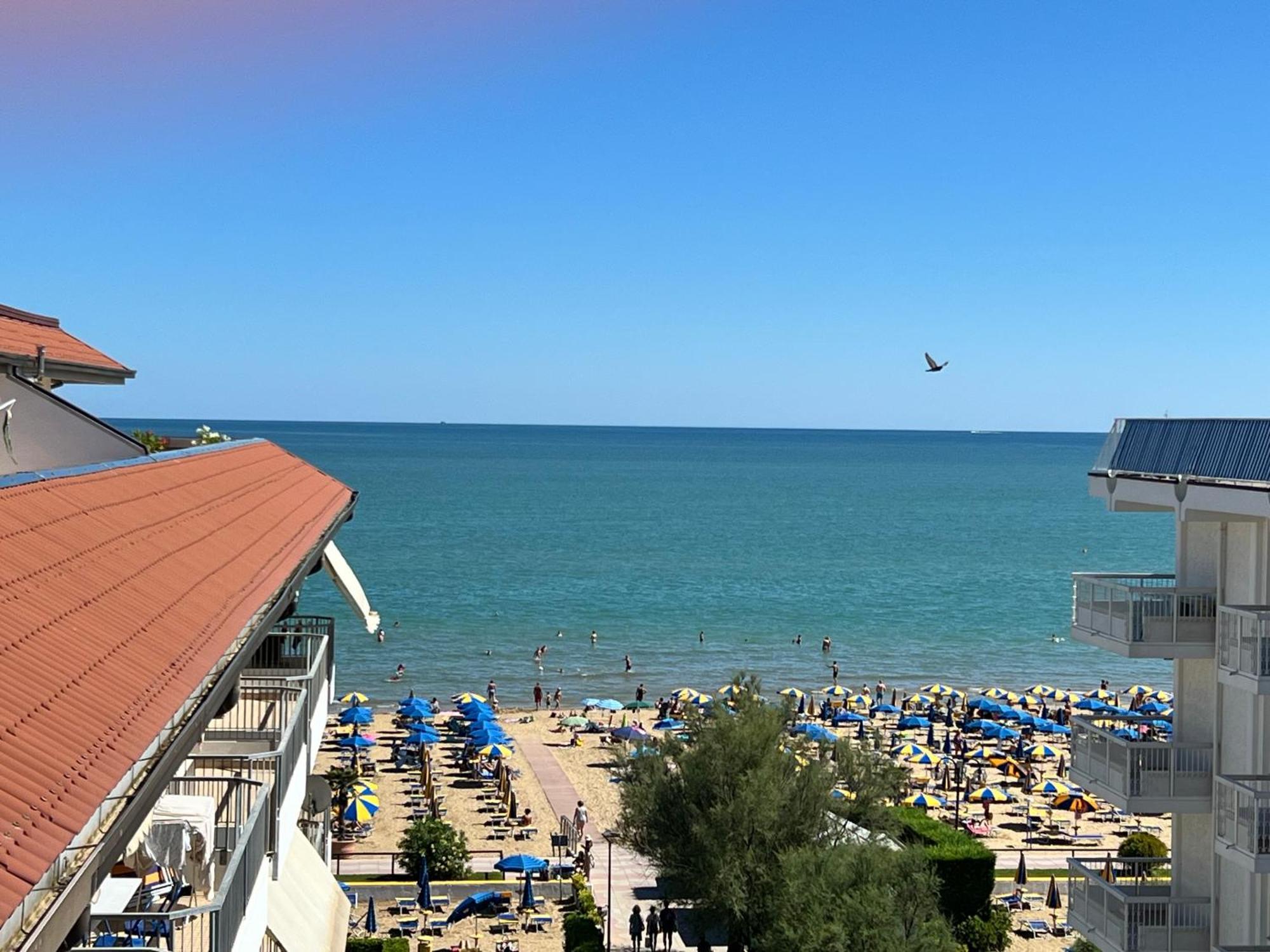 Appartamento Blue Moon Penthouse Lido di Jesolo Esterno foto
